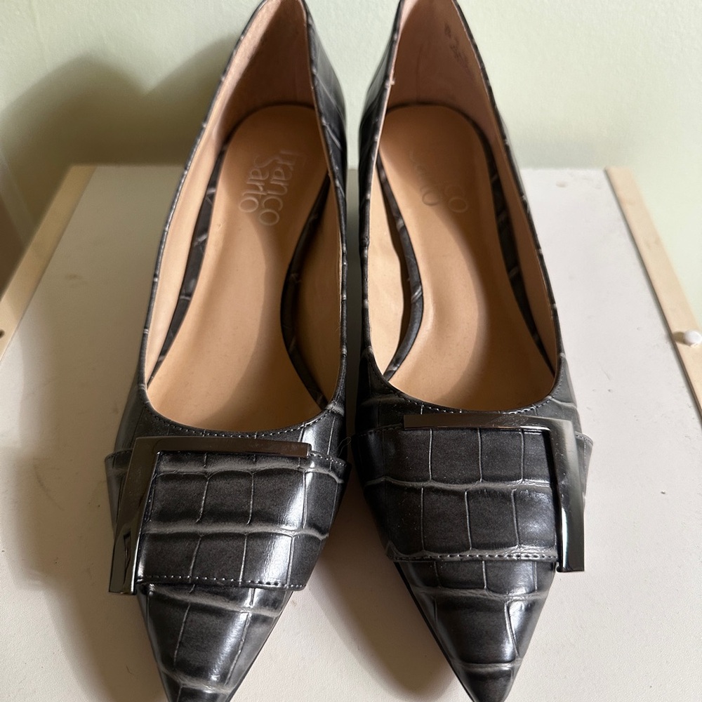 NWOB Franco Sarto gray Croc-Embossed Women's Flats